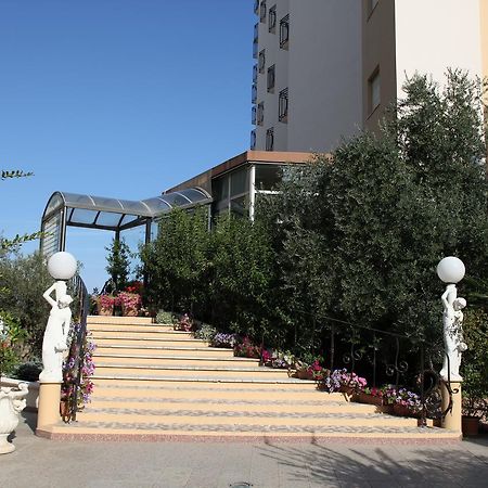 Hotel Plaza 里杜德里伊斯坦西 外观 照片