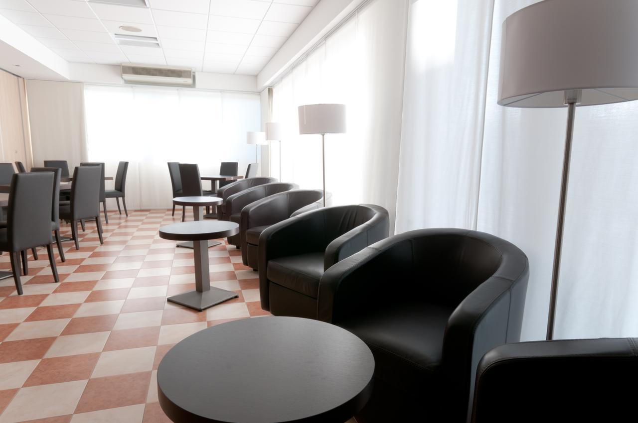 Hotel Plaza 里杜德里伊斯坦西 外观 照片