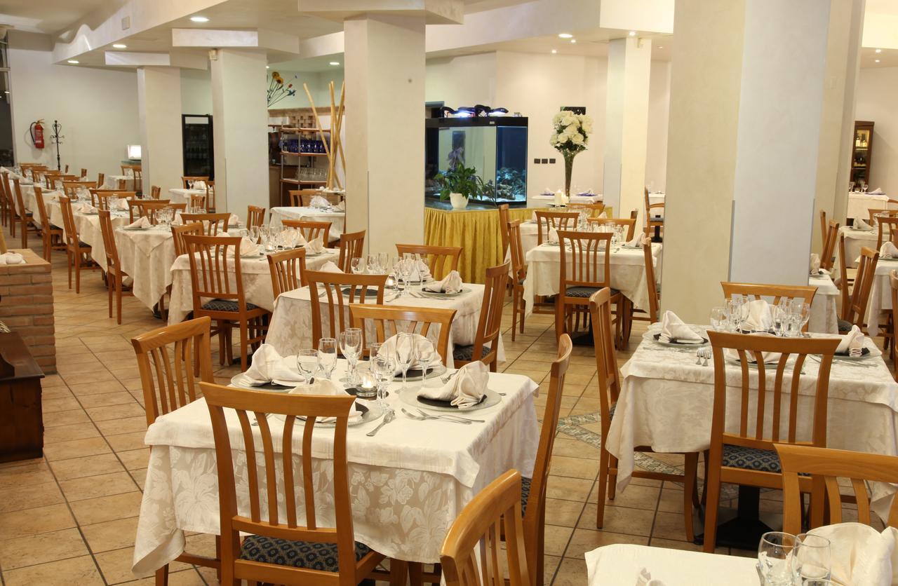 Hotel Plaza 里杜德里伊斯坦西 外观 照片